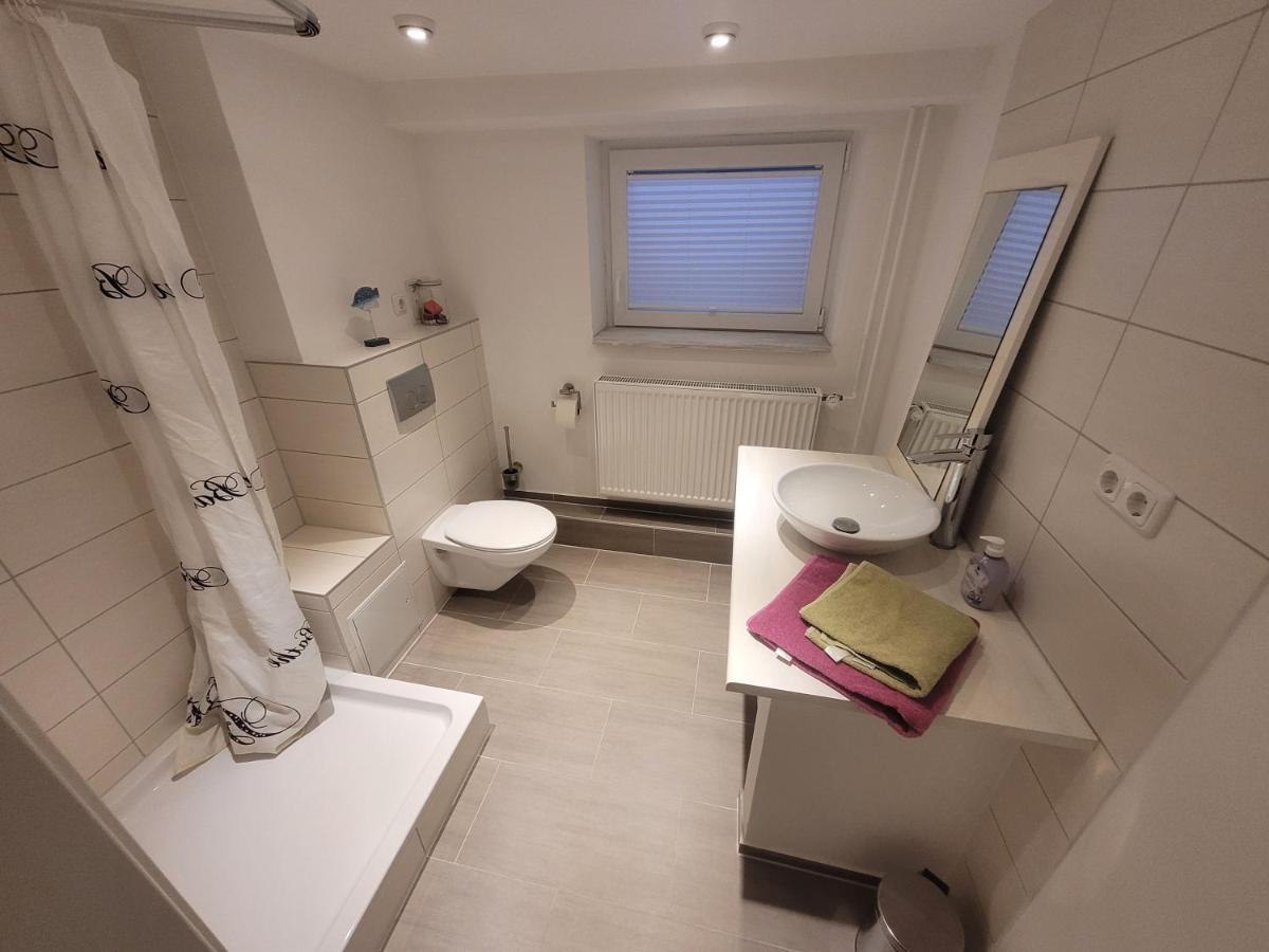 Zimmer Im Souterrain Mit Eigenem Bad Celle Exterior foto